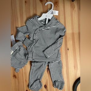 Baby Gap 3 piece set black & white stripes size 3-6 mo 100% cotton, NEW w tags